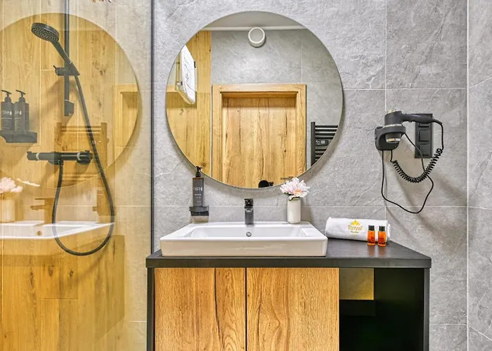 Zloty Horyzont By Royal Aparts شكلارسكا بوريبا